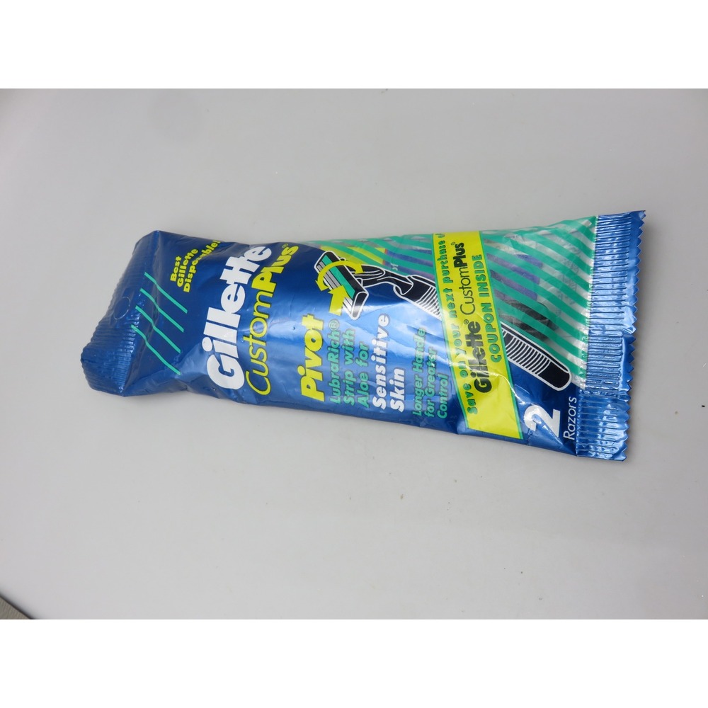 Gillette CustomPlus Pivot Sensitive Skin Disposable Razors 2 Pack Vintage 1994